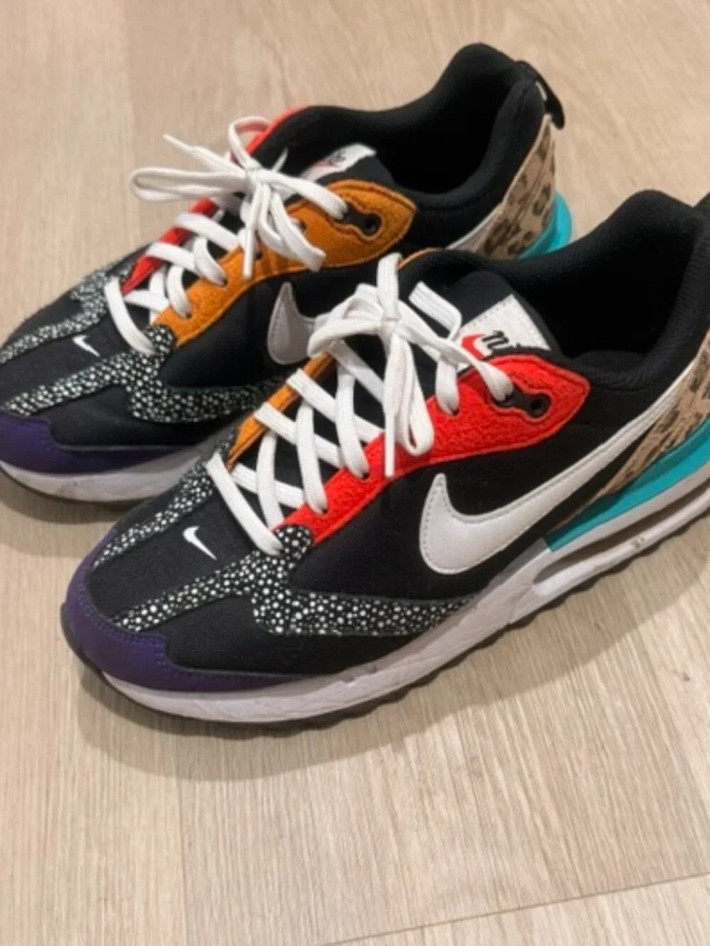 Nike Air Max Dawn SE Safari Sneakers Women Size 9